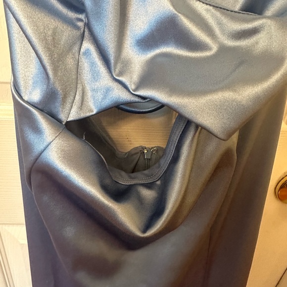 Lulus Beautiful satin blue floor length gown size XL - Picture 2 of 6
